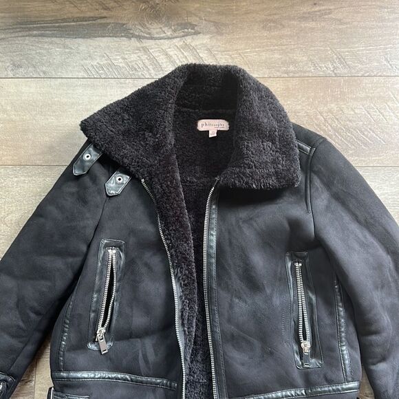 Beautiful black jacket - Picture 3 of 5